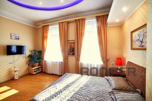 2 rooms spacious apartment in the heart, Lviv - apartment by the day