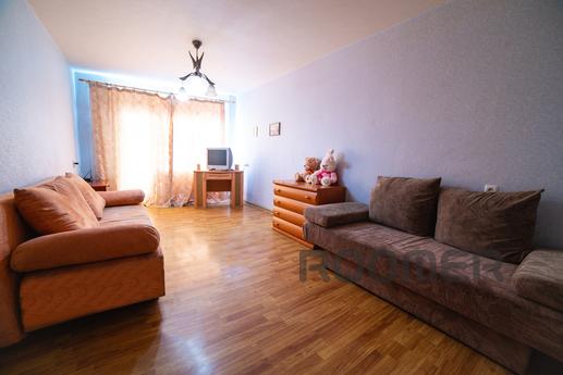 3 bedroom on Slobozhanskiy, Dnipro (Dnipropetrovsk) - apartment by the day