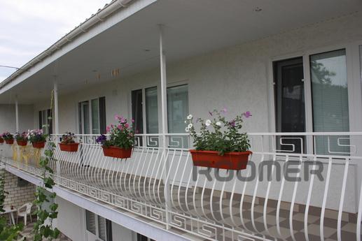 Rent comfortable accommodation by the sea in Feodosia! (By o