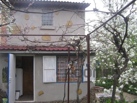 Rent two-storey villa in Kerch. 5 minutes to shopping, 15 mi