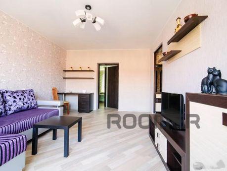 Bedroom Luxury Apartment, Orenburg - apartment by the day
