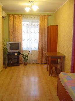 Cheap studio Cathedral Square, Odessa - apartment by the day