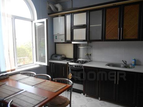Family house in 2 levels, Yalta - apartment by the day