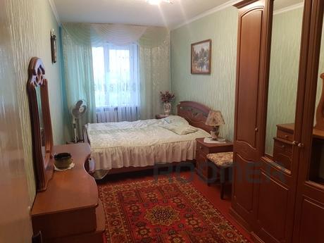 For rent daily 3-room apartment, Pionerskoy district (Voenst