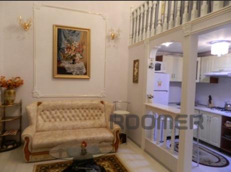 Duplex apartment in the historic center of the city. Up to 3