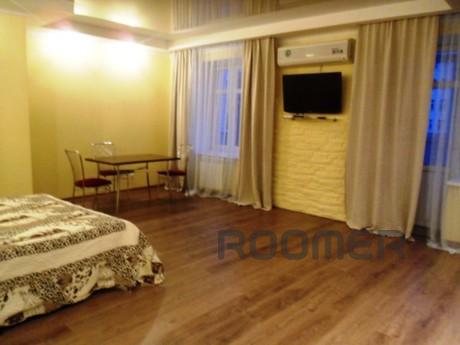 Квартира після ремонту, чиста білизна і порядок, підключений