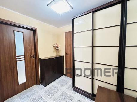 Your own, real 3k apartment August 23, Kharkiv - apartment by the day