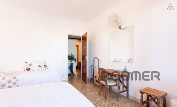 Rent Flat, just 5 minutes from metro.Kuhnya equipped with al