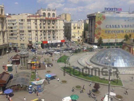 С видом на Площадь Независимости 2ком., Киев - квартира посуточно