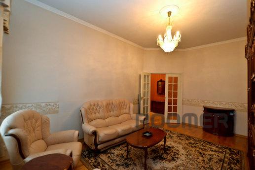 The apartment is in a contemporary style, Saint Petersburg - apartment by the day