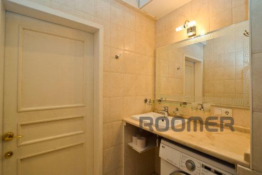 The apartment is on the main street of t, Saint Petersburg - apartment by the day