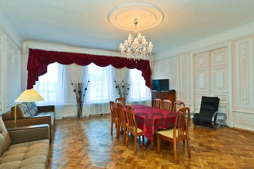 Квартира с балконом на 16 человек., Санкт-Петербург - квартира посуточно