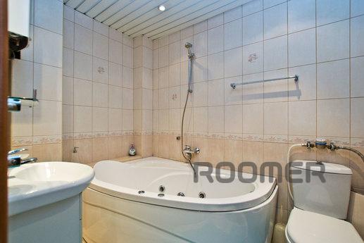 Two bathrooms, a sauna, a Jacuzzi, a bay, Saint Petersburg - apartment by the day