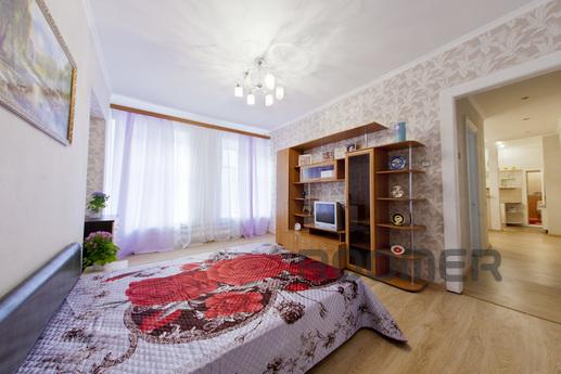 Apartment renovated near station, Санкт-Петербург - квартира подобово