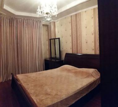 Терміново здам квартиру на новій площі!, Алмати - квартира подобово