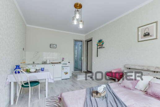 Bright, cozy studio for two, Almaty - apartment by the day