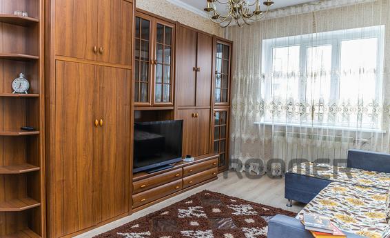 Bright spacious three-room apartment, Алмати - квартира подобово