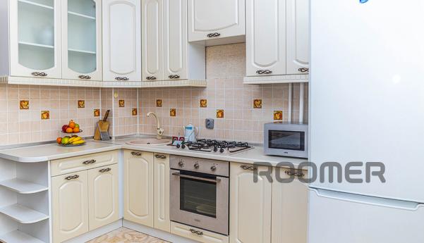 Bright spacious three-room apartment, Алмати - квартира подобово