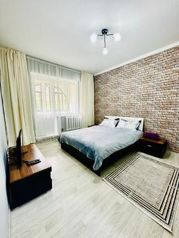 Spacious studio apartment, Almaty - apartment by the day