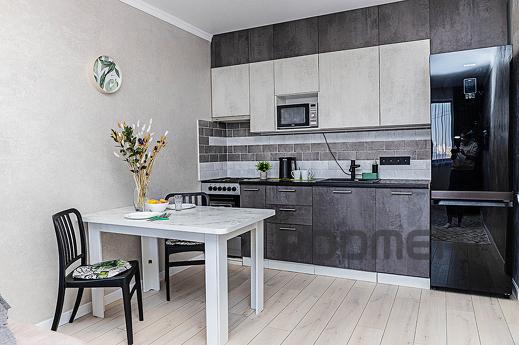 Bright, spacious, renovated apartment, Almaty - apartment by the day