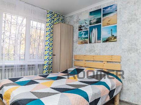Double bright studio next to Mega, Almaty - apartment by the day