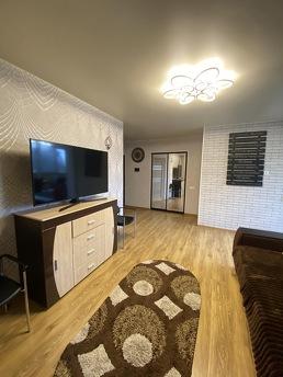 I want to rent an apartment in the center of Podobovo, Berdychiv - apartment by the day