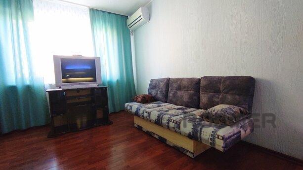 Rent our 2 bedroom. square-py Gagarina,, Kharkiv - apartment by the day
