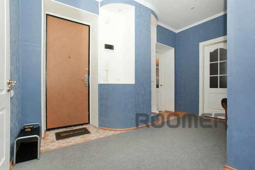 : Modern spacious 2-bedroom apartment. The unique location! 