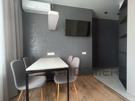 A haven for mandrivniks on the right, Dnipro (Dnipropetrovsk) - apartment by the day