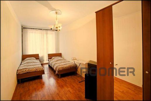 Rent well furnished room in a large apartment (in the center