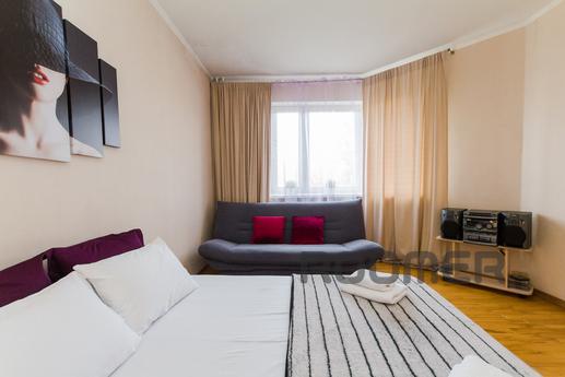 Spacious 3 apartment with two bathrooms, Москва - квартира подобово