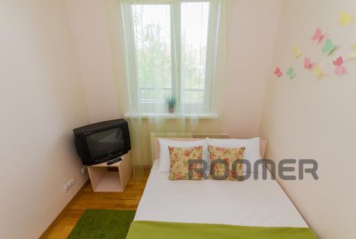Spacious 3 apartment with two bathrooms, Москва - квартира подобово