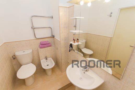 Spacious 3 apartment with two bathrooms, Москва - квартира подобово