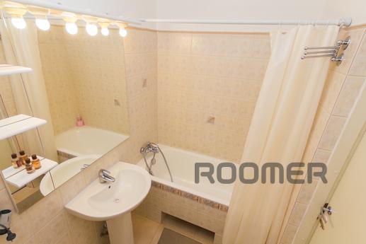 Spacious 3 apartment with two bathrooms, Москва - квартира подобово