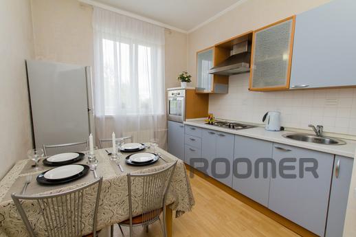 Spacious 3 apartment with two bathrooms, Москва - квартира подобово