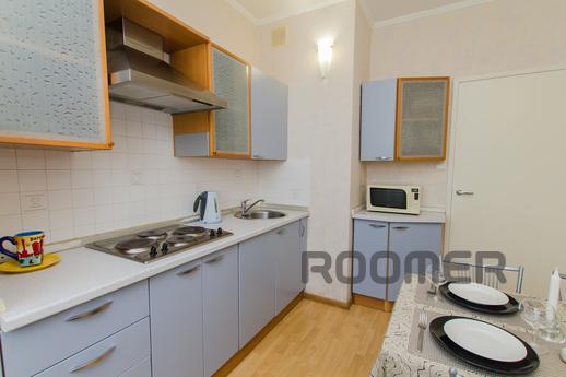 Spacious 3 apartment with two bathrooms, Москва - квартира подобово