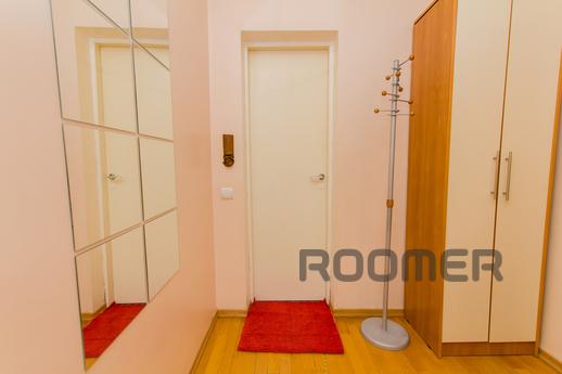 Spacious 3 apartment with two bathrooms, Москва - квартира подобово
