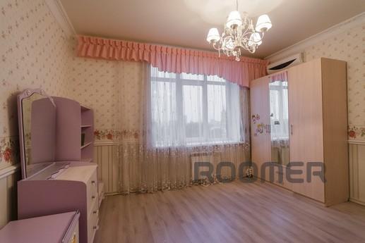 Three bedroom apartment, Komsomolskaya, Оренбург - квартира подобово