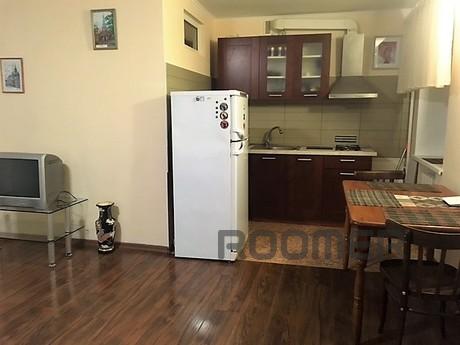 Cozy 2 bedroom apartment (Law), Odessa - apartment by the day