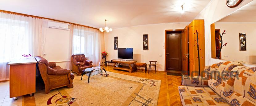 Шикарная квартира в центре (ЦУМ) 204, Алматы - квартира посуточно