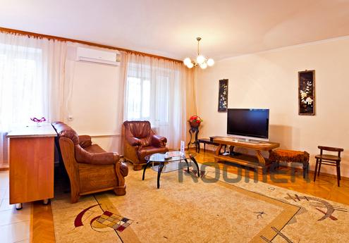 Шикарная квартира в центре (ЦУМ) 204, Алматы - квартира посуточно