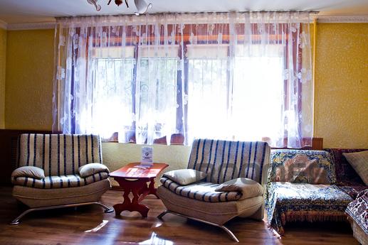 Large apartment in the city center, Almaty - apartment by the day