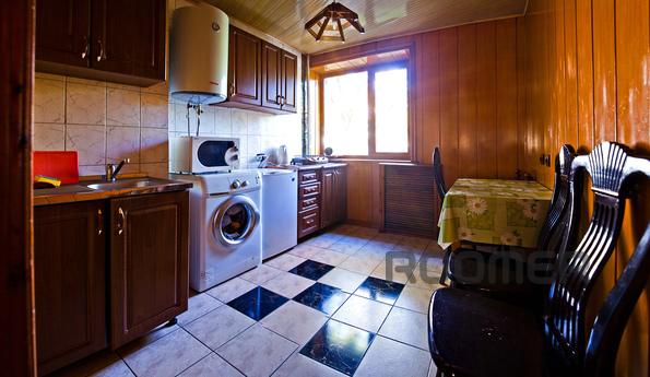 Large apartment in the city center, Almaty - apartment by the day