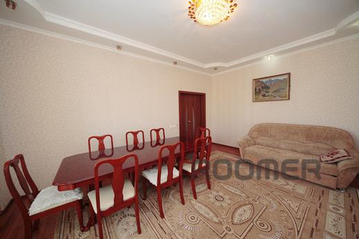 3-bedroom apartment in 'Diplomat&qu, Астана - квартира подобово