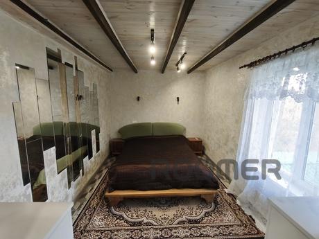 A booth is available for rent in Rusanivsky Gardens. Duplex 