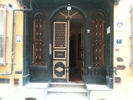 Cosy & Historical Studio Flat @ Taks, Стамбул - квартира подобово