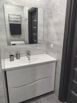 1 km. luxury class Starokostyantynivske, Khmelnytskyi - apartment by the day