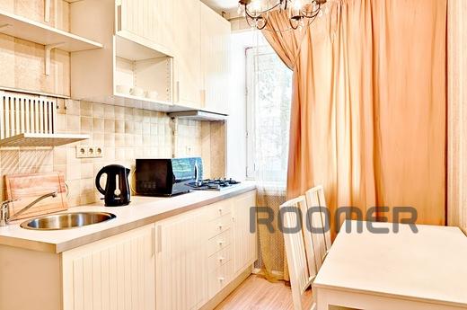 Здаю подобово нову квартиру всього в 2 хв пішки від метро Св