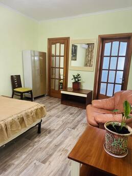 THERE IS A QUIET WOODIN SO MUCH, Chernomorsk (Illichivsk) - apartment by the day