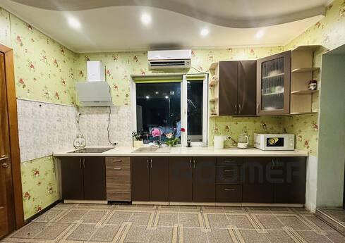 THERE IS A QUIET WOODIN SO MUCH, Chernomorsk (Illichivsk) - apartment by the day